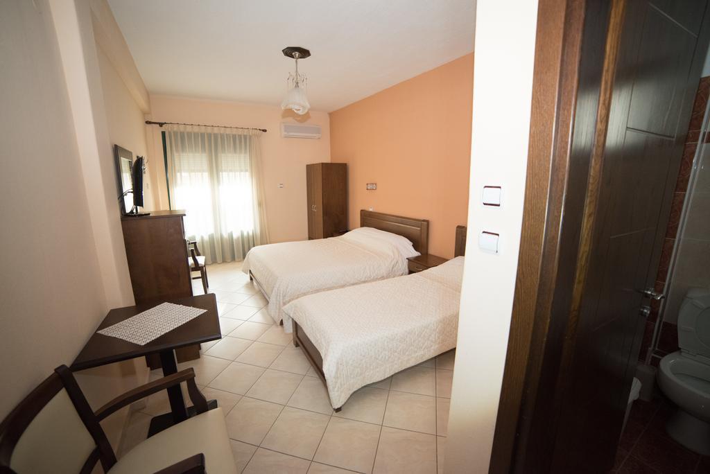 Hotel Galaxias Loutraki  Bagian luar foto