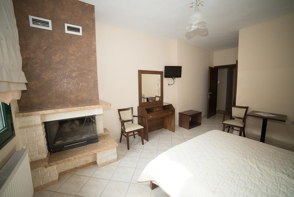 Hotel Galaxias Loutraki  Bagian luar foto